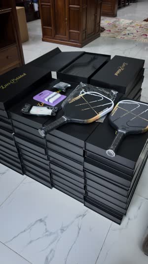 Quấn cán, dán viền, tẩy mặt vợt (quà tặng)